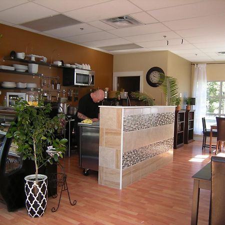 Oceanside Village Resort Parksville Bagian luar foto
