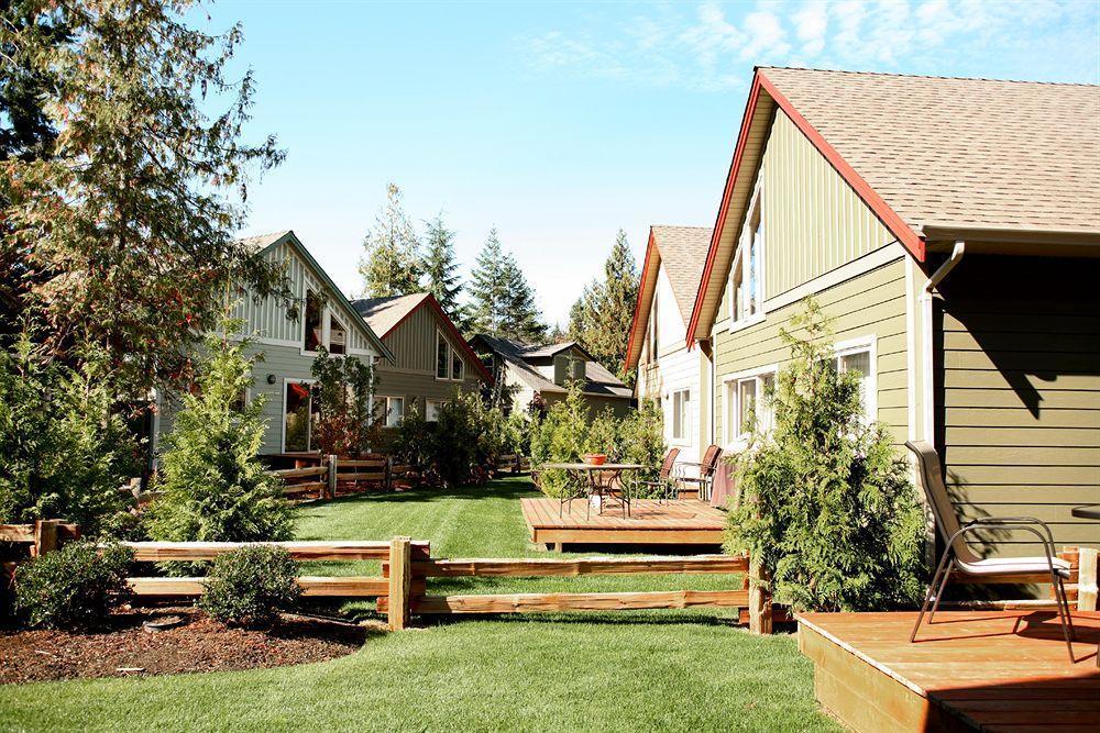 Oceanside Village Resort Parksville Bagian luar foto