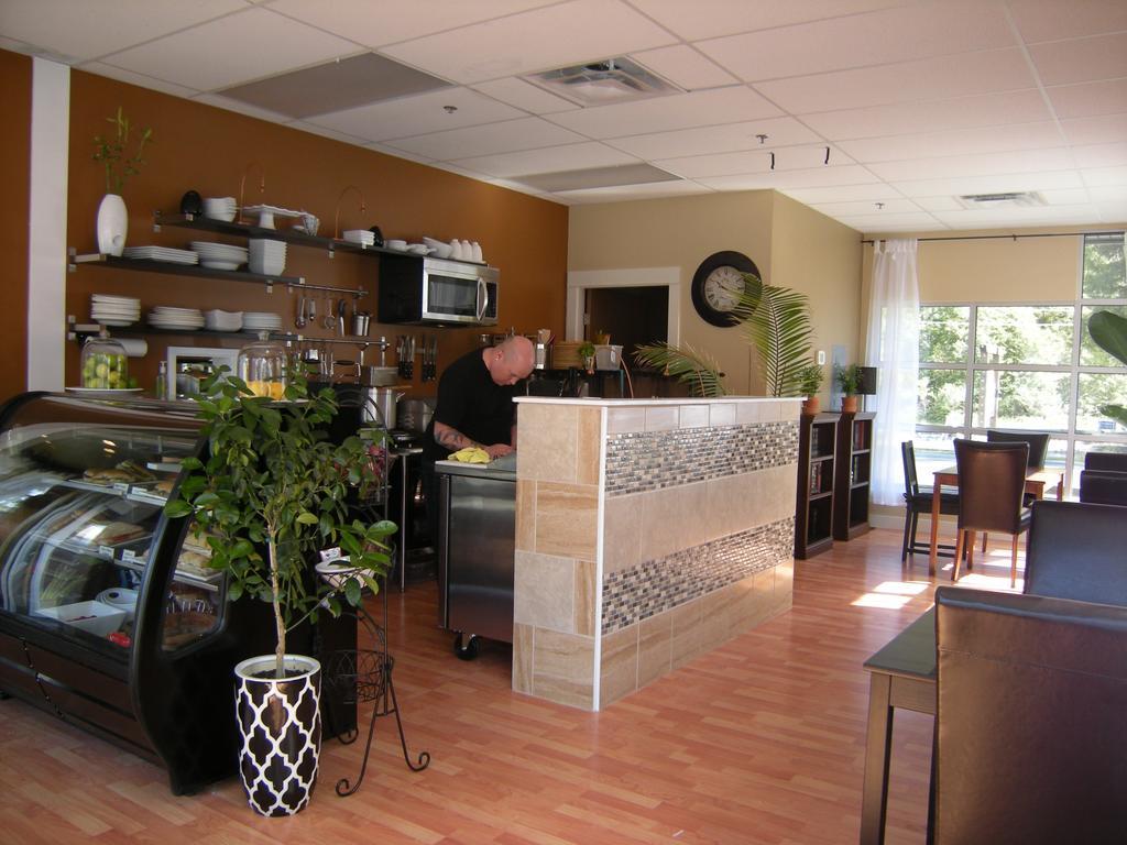 Oceanside Village Resort Parksville Bagian luar foto