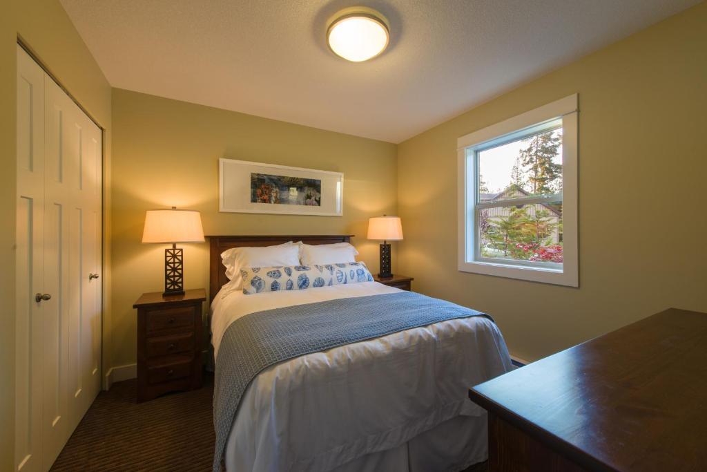 Oceanside Village Resort Parksville Bagian luar foto