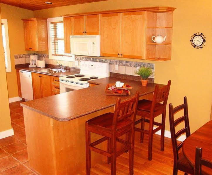 Oceanside Village Resort Parksville Bagian luar foto